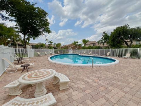 Townhouse in Coral Springs FL 1674 Cypress Pointe Dr Dr 30.jpg