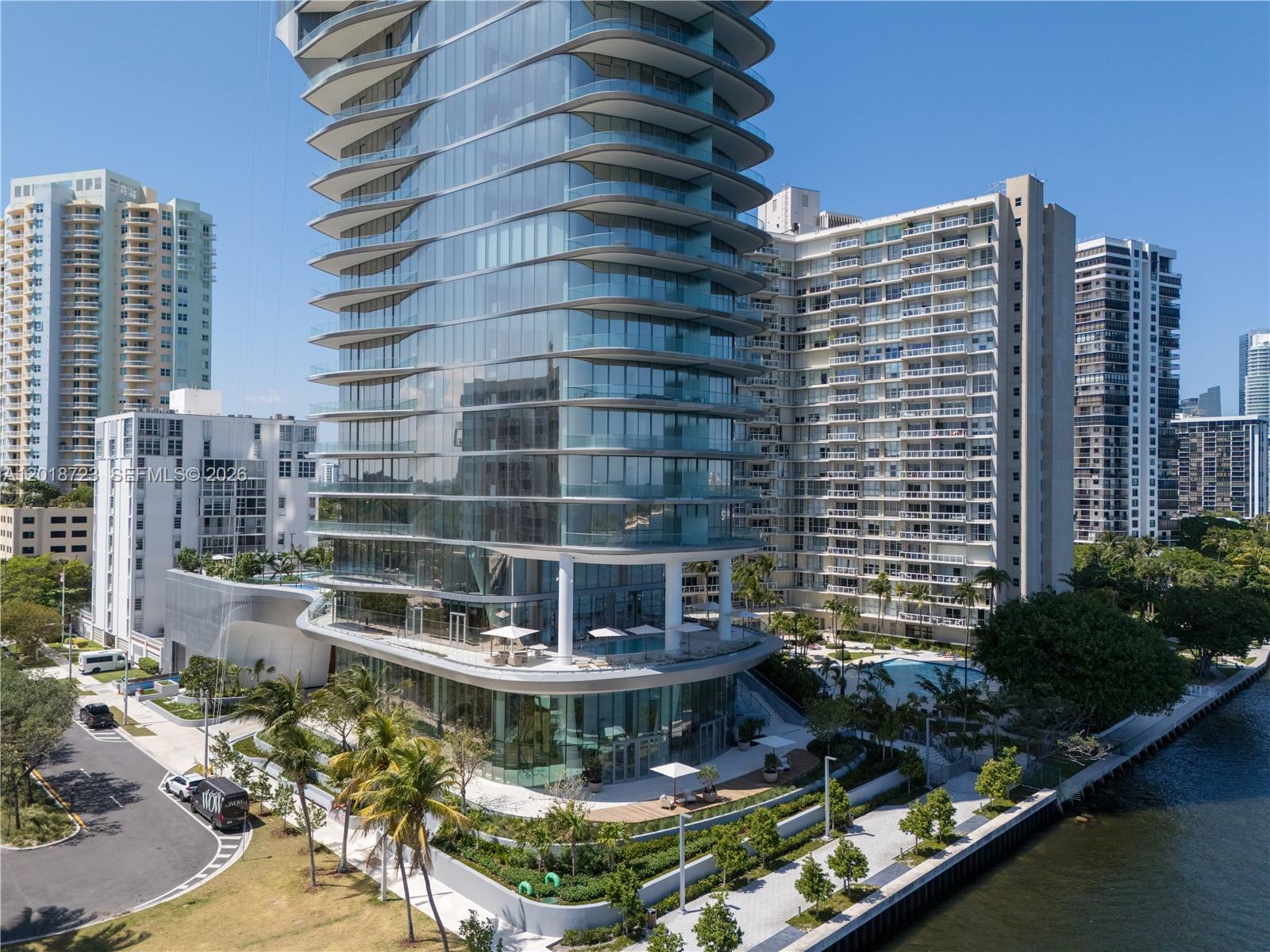 UNA RESIDENCES - Residential
