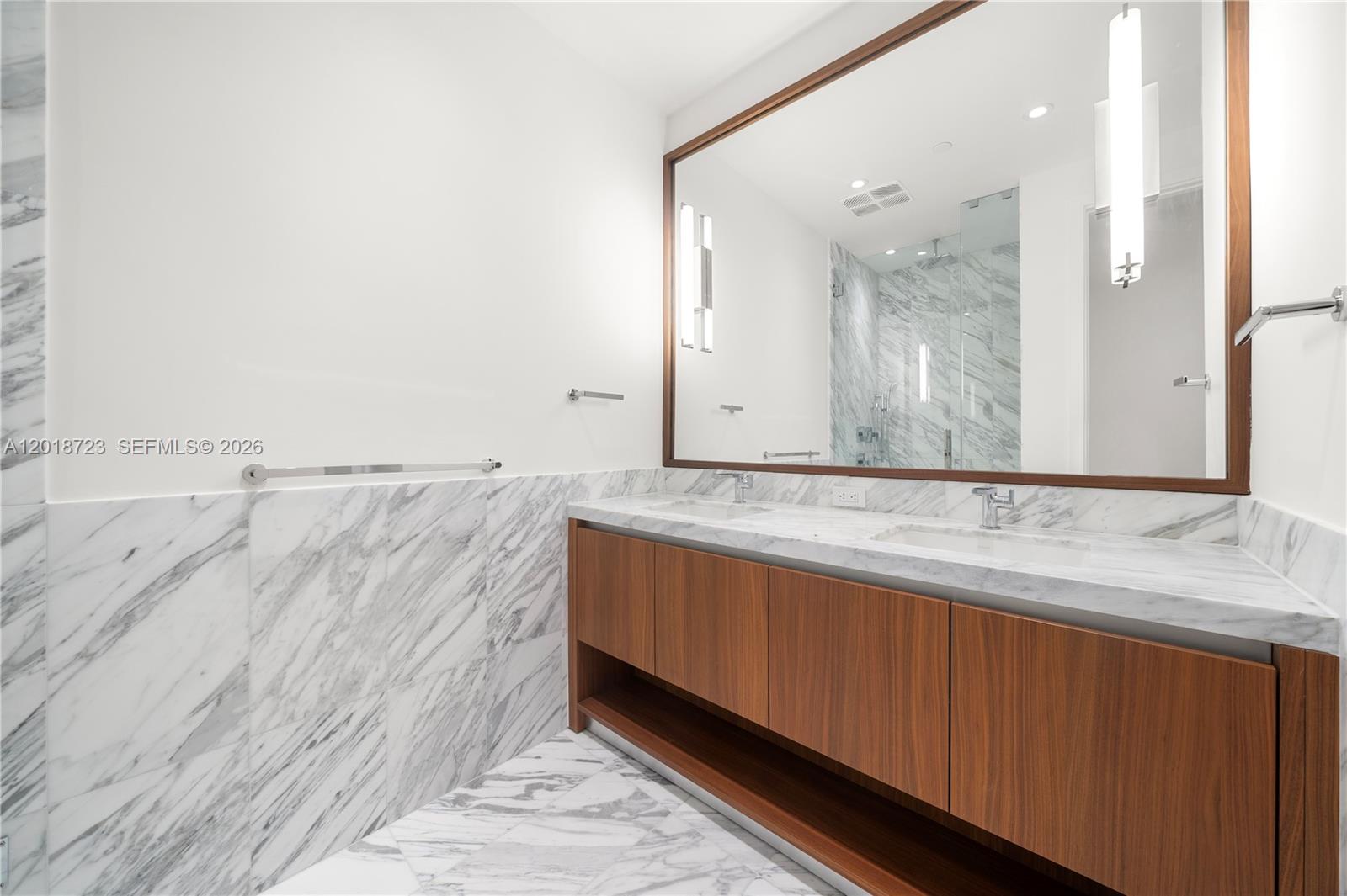 UNA RESIDENCES - Residential