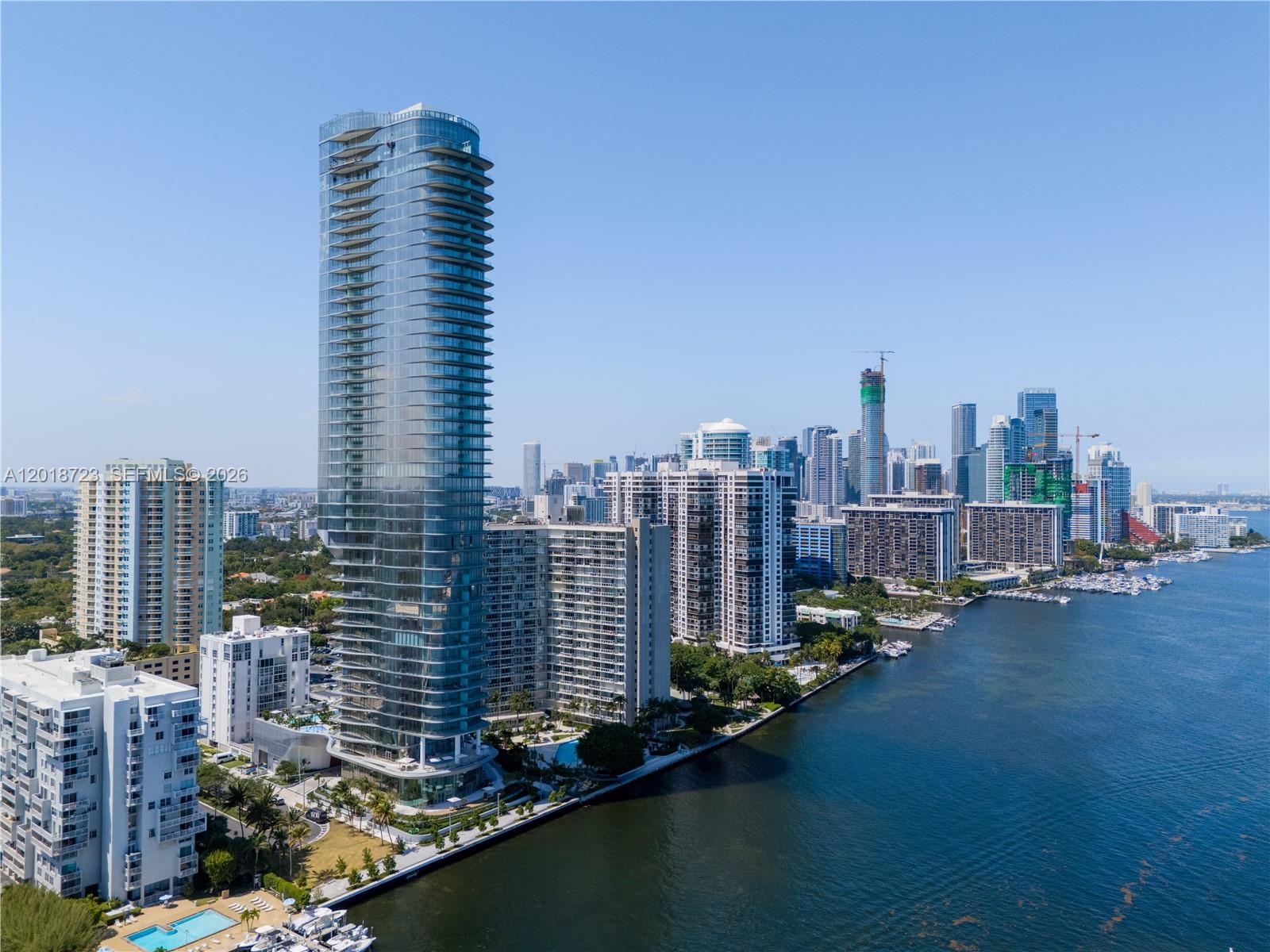 UNA RESIDENCES - Residential