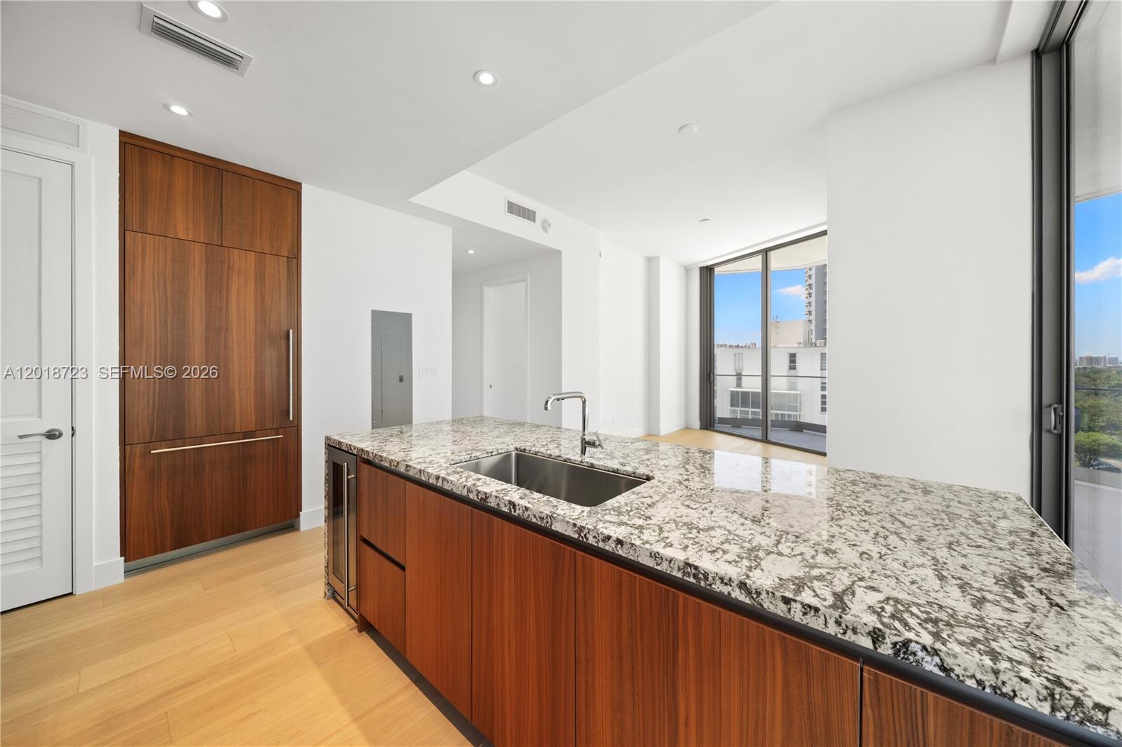 UNA RESIDENCES - Residential