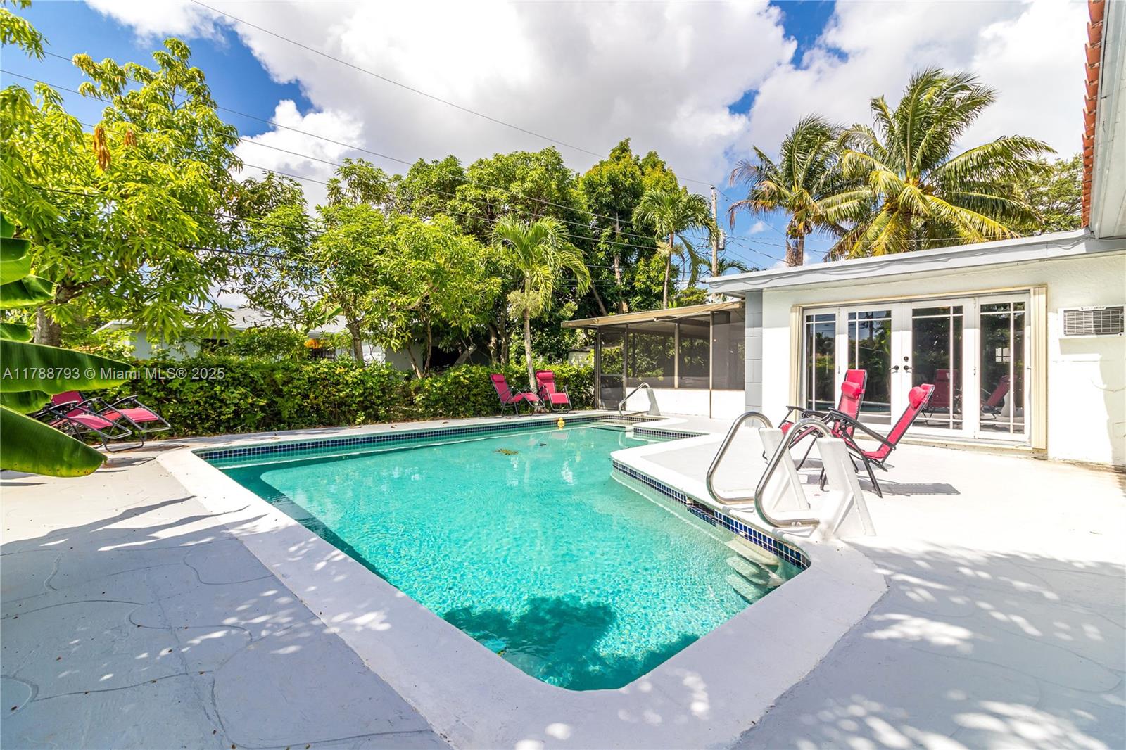 GLENDALE MANOR - Residential Lease