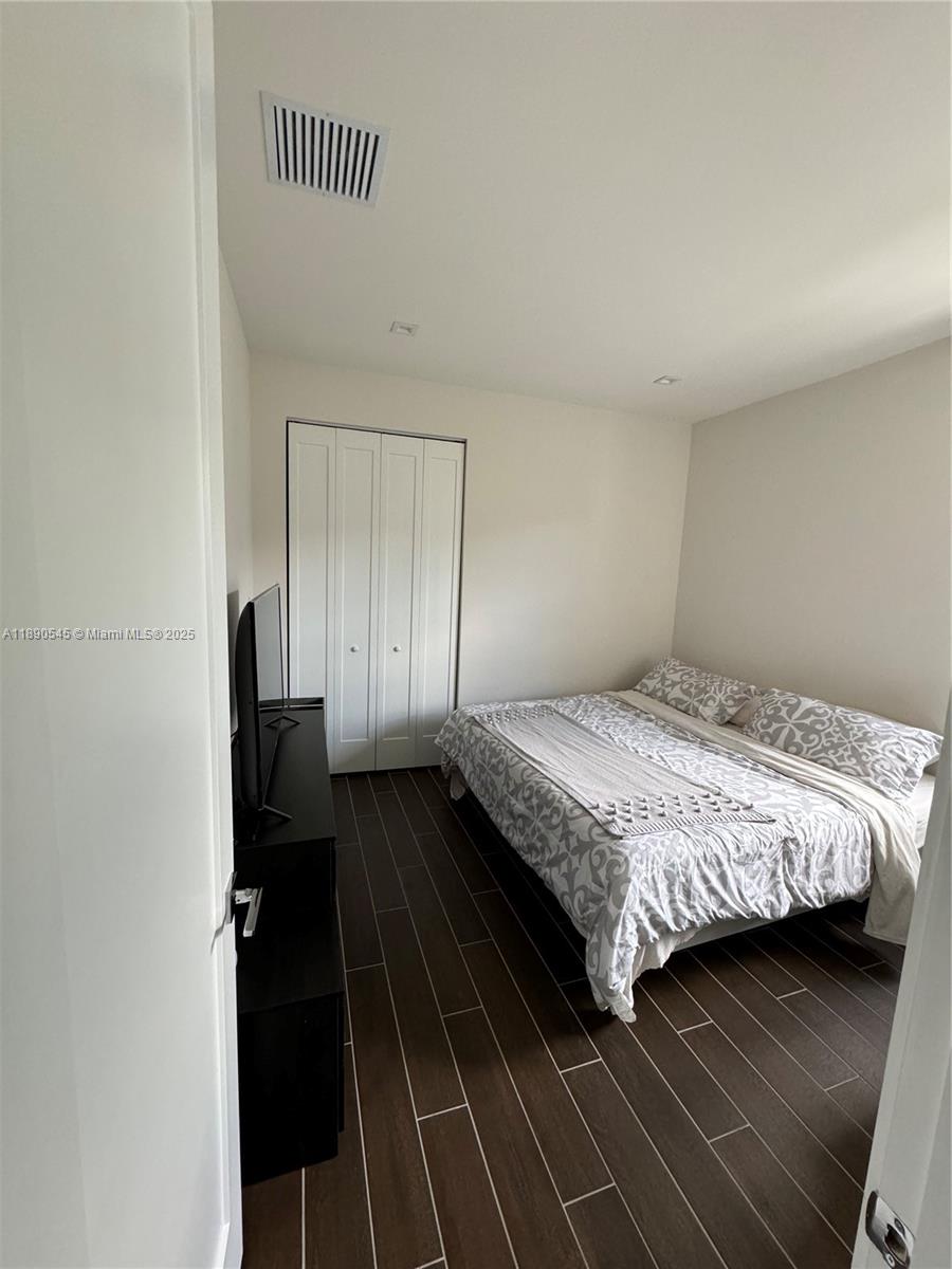 DOWNTOWN DORAL SOUTH PHAS - Residential