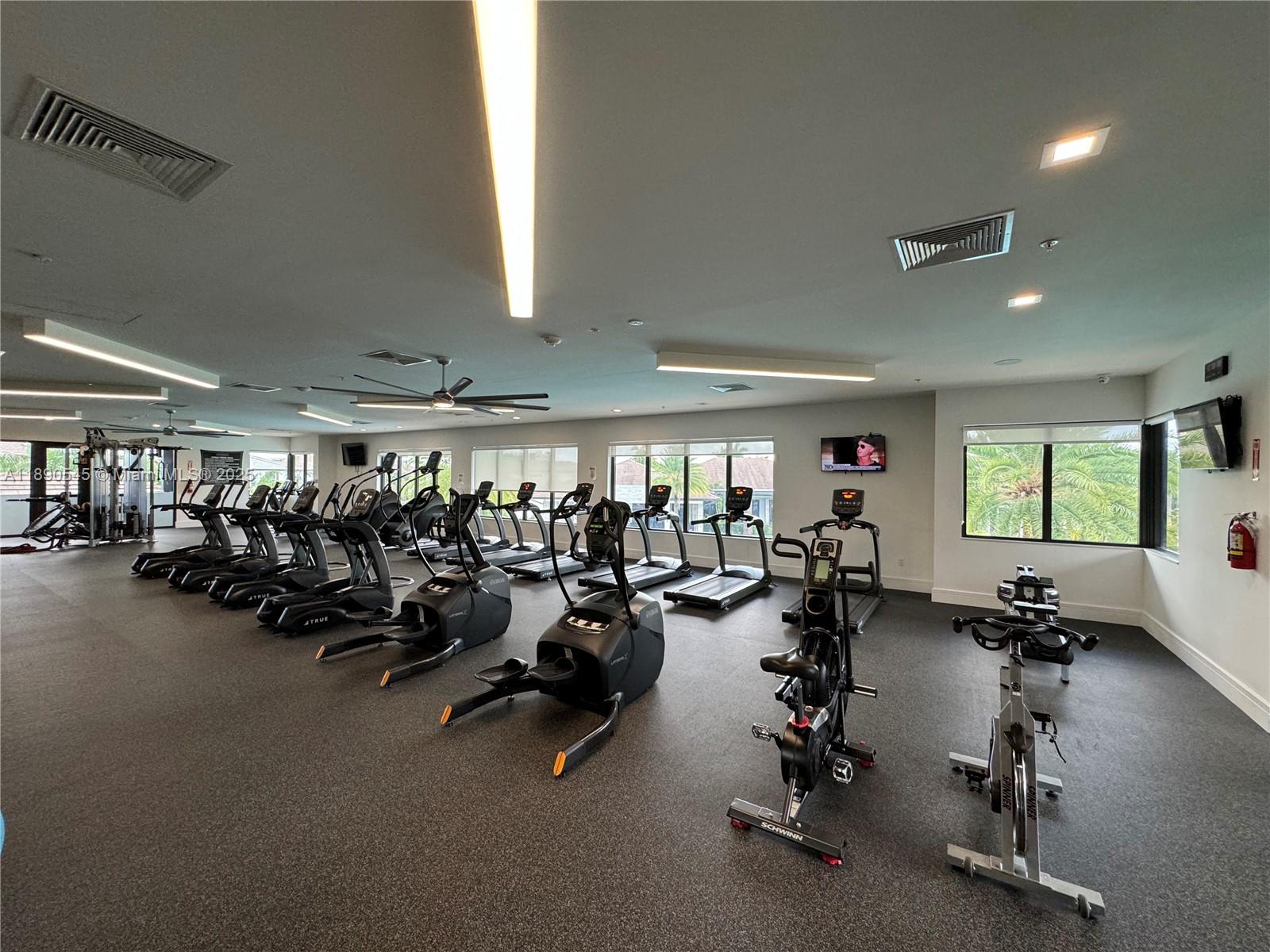 DOWNTOWN DORAL SOUTH PHAS - Residential