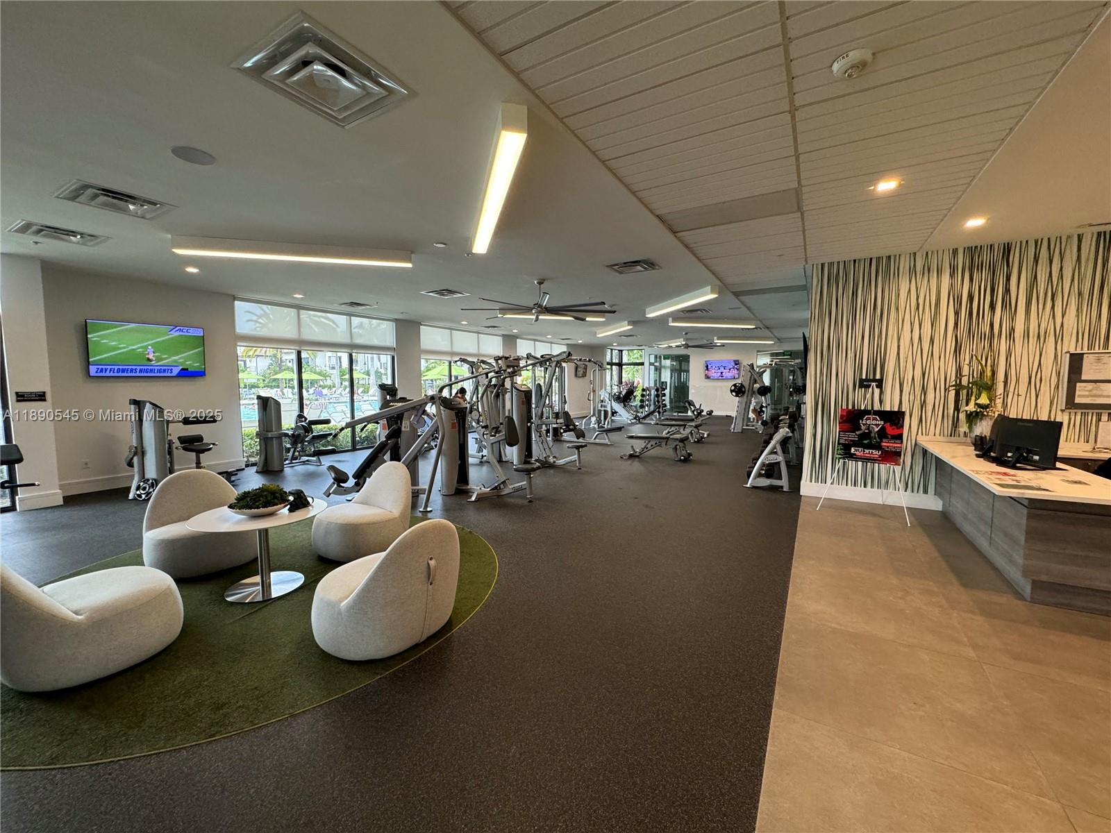 DOWNTOWN DORAL SOUTH PHAS - Residential