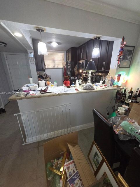 112 Lake Emerald Dr 106 Oakland Park FL 33309