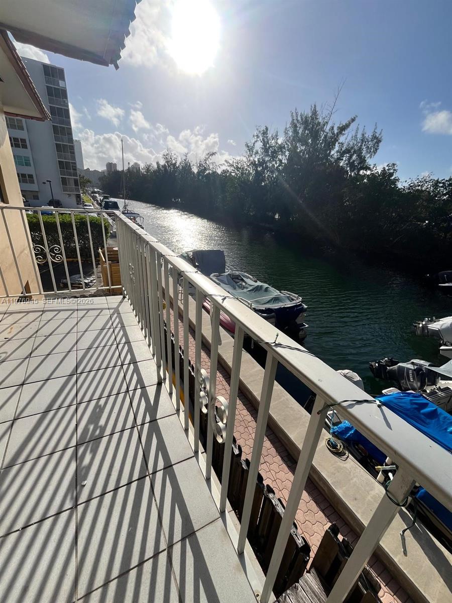 MELROSE PLACE SOUTH CONDO - Residential