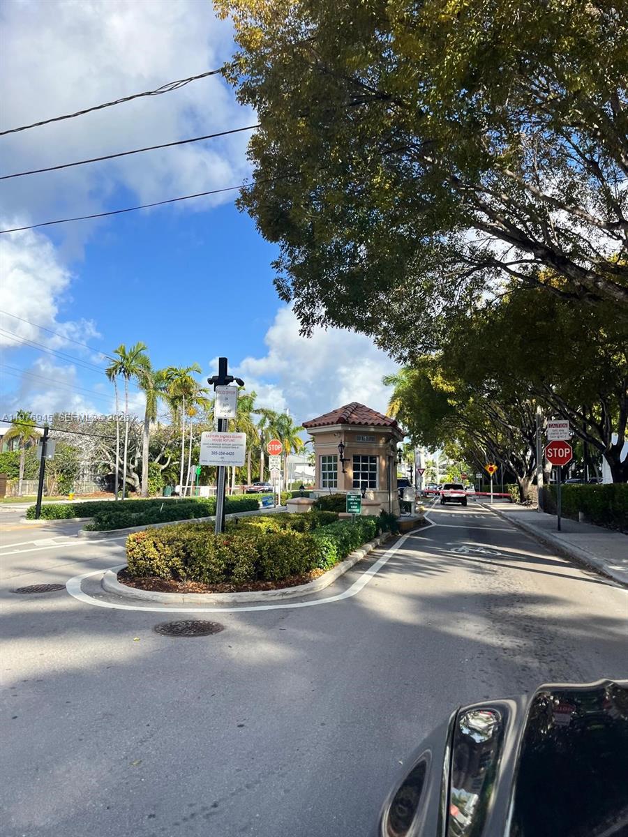 MELROSE PLACE SOUTH CONDO - Residential