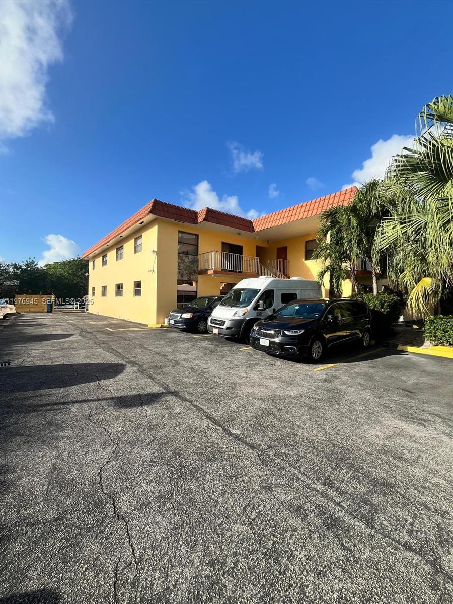 MELROSE PLACE SOUTH CONDO - Residential