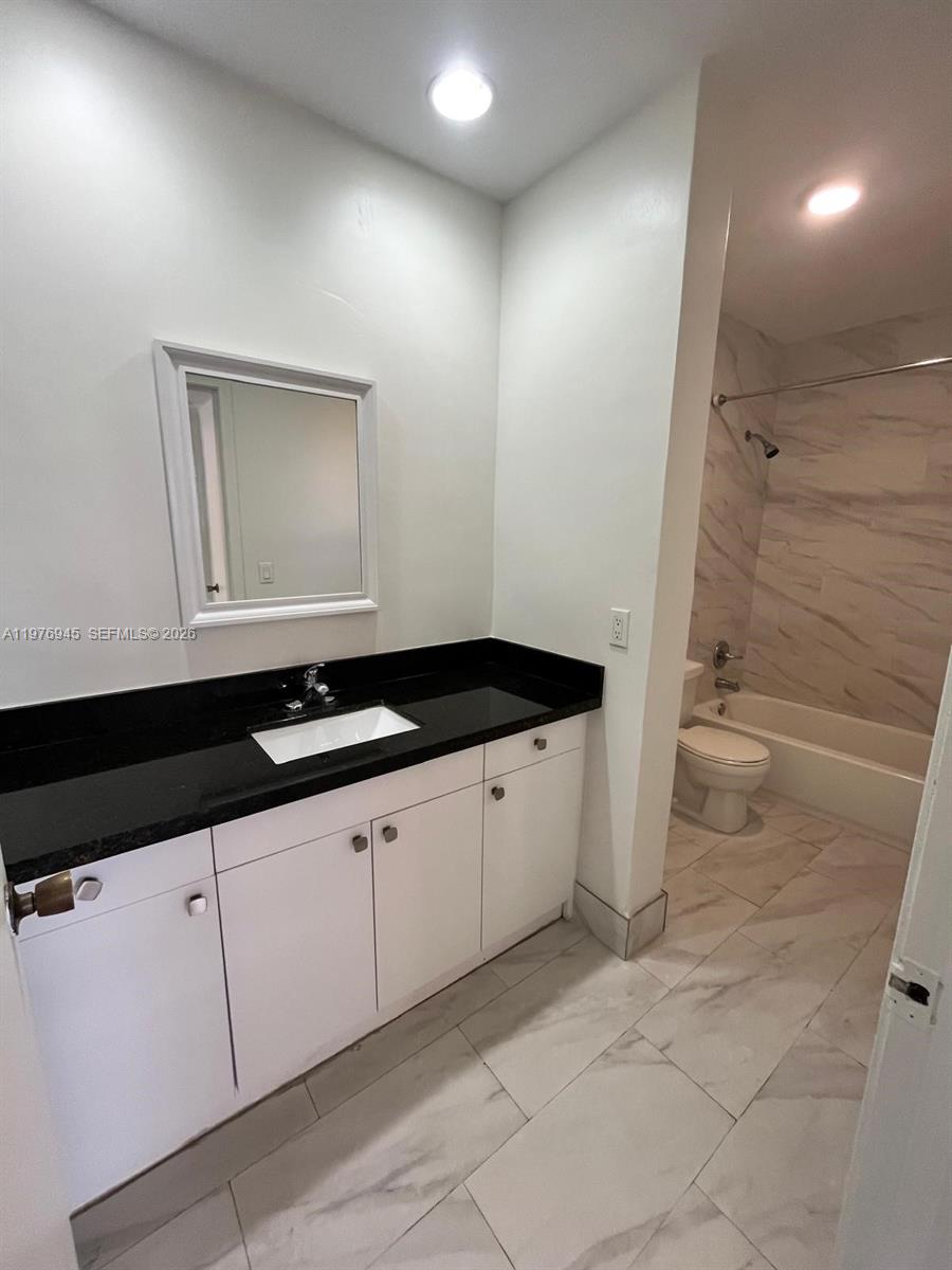 MELROSE PLACE SOUTH CONDO - Residential