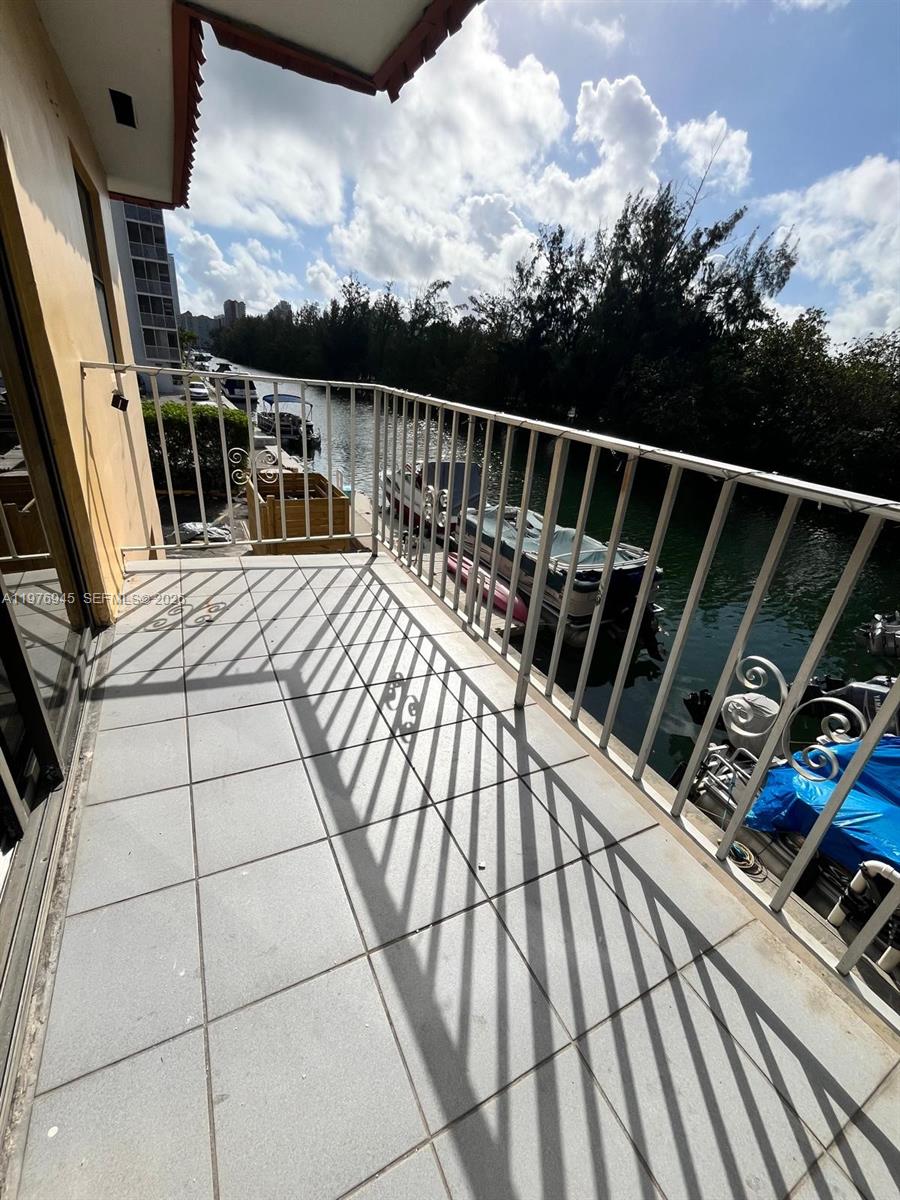 MELROSE PLACE SOUTH CONDO - Residential