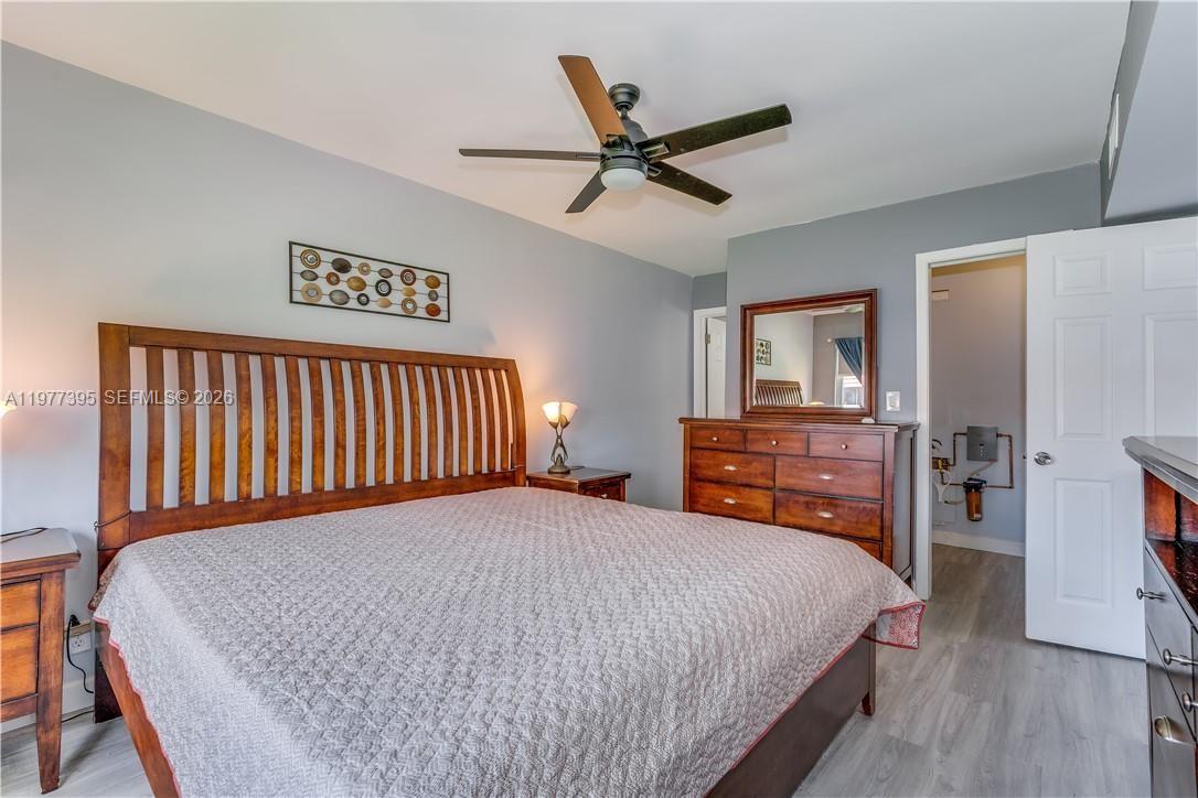 HOLLYBROOK GOLF AND - Residential Lease