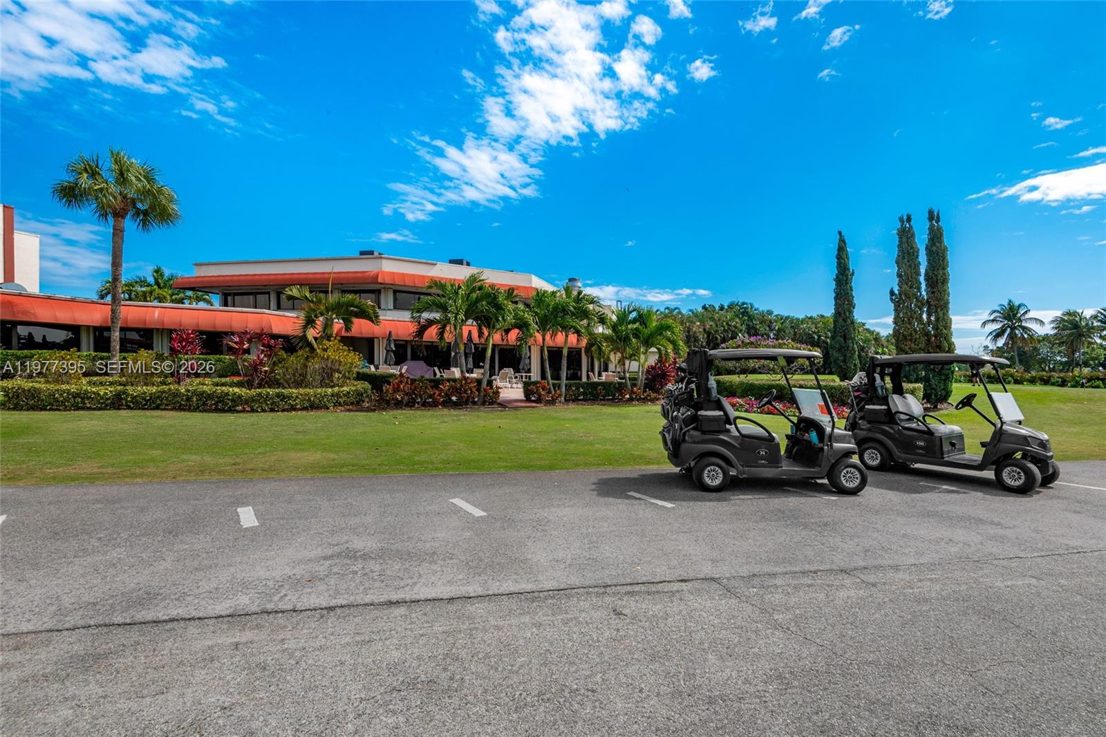 HOLLYBROOK GOLF AND - Residential Lease