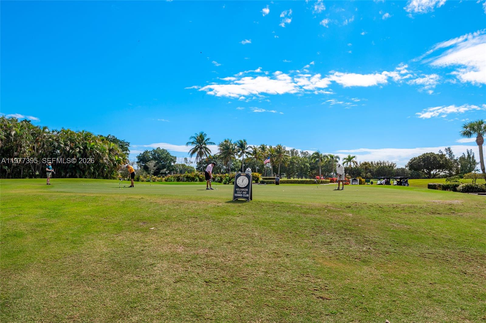 HOLLYBROOK GOLF AND - Residential Lease