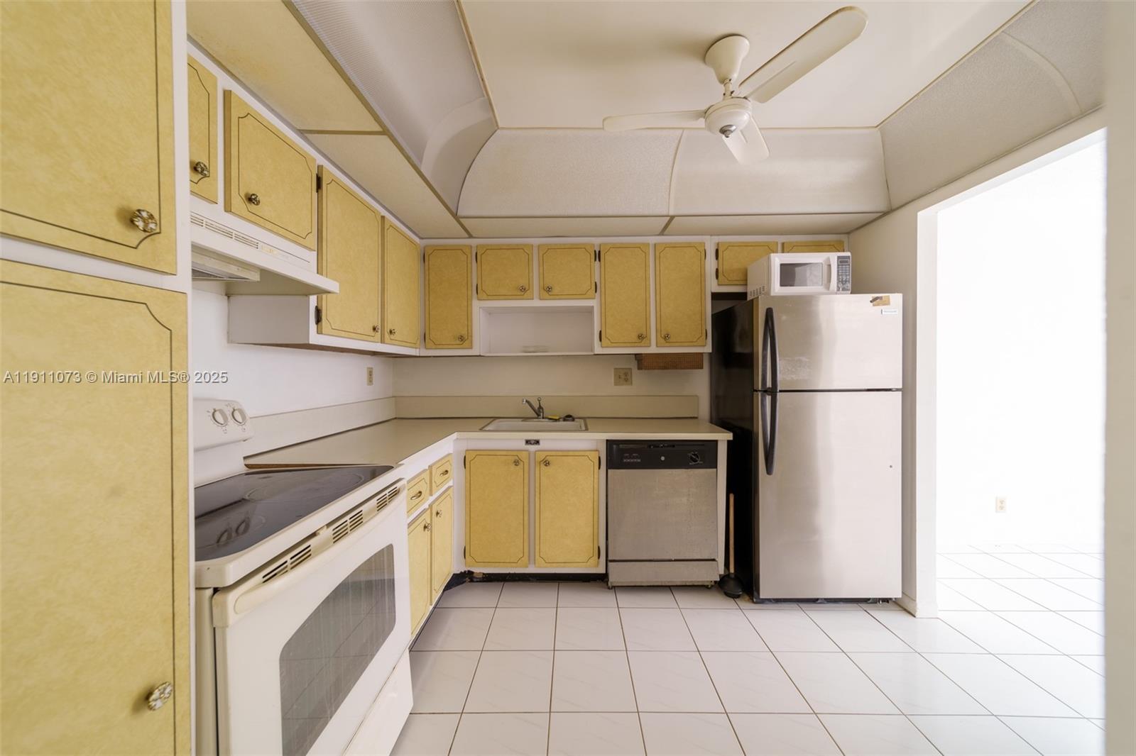 WATERGATE CONDOMINIUM NO - Residential Lease