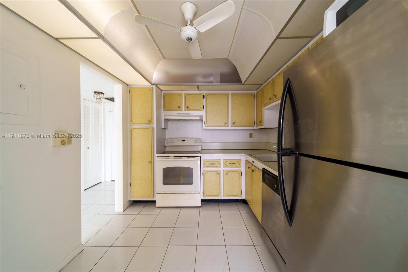 WATERGATE CONDOMINIUM NO - Residential Lease