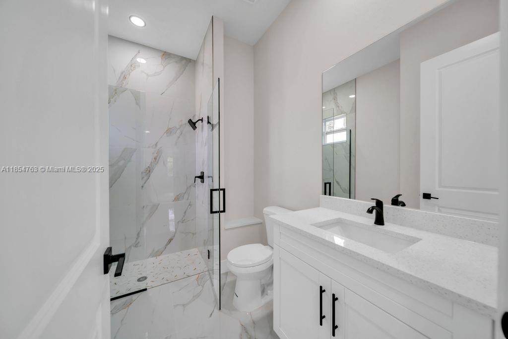 LEHIGH ESTATES - Residential Income