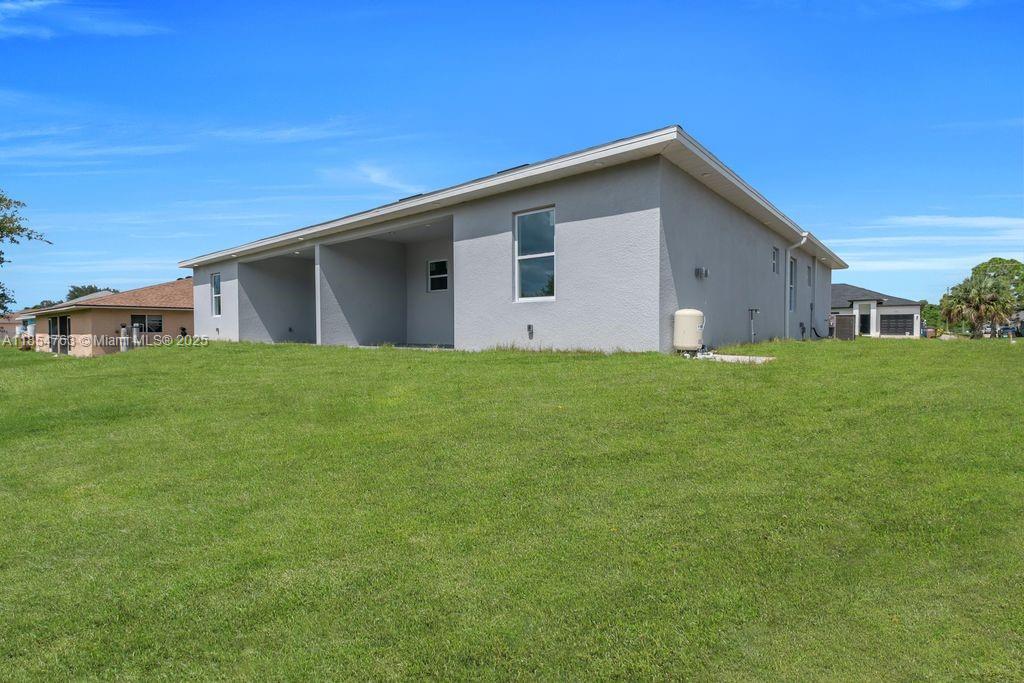 LEHIGH ESTATES - Residential Income