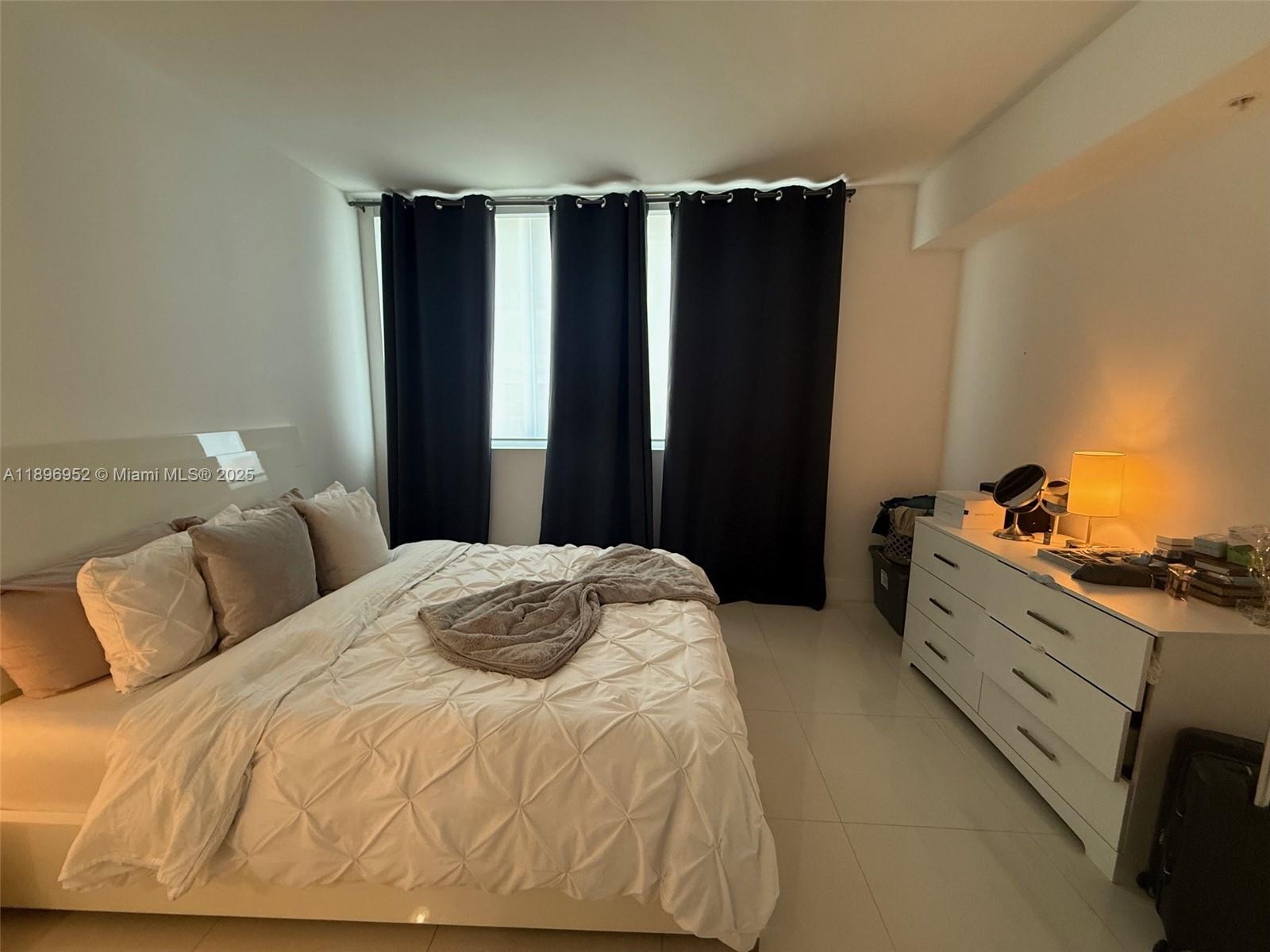 VIZCAYNE NORTH CONDO - Residential