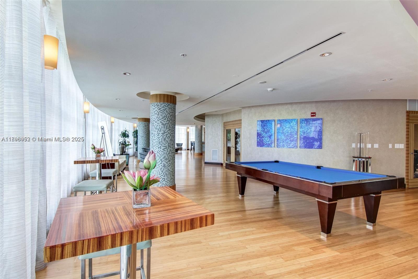 VIZCAYNE NORTH CONDO - Residential