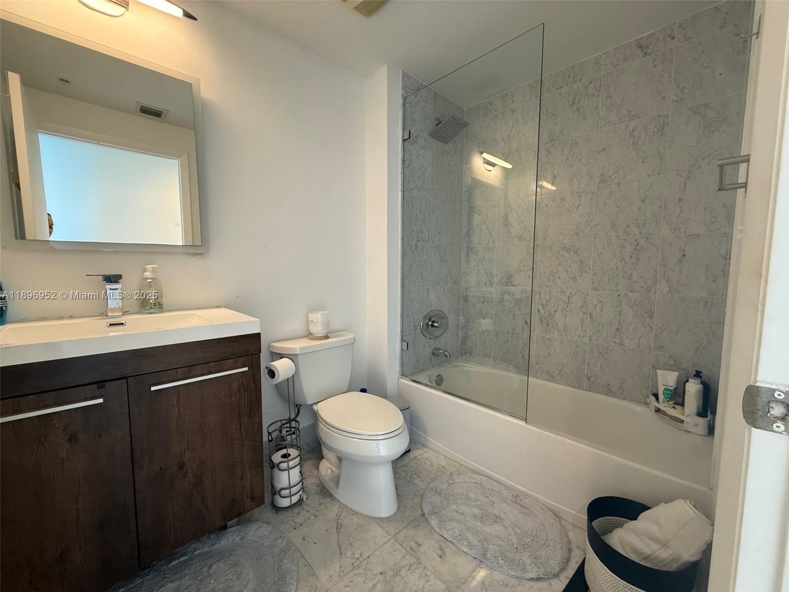 VIZCAYNE NORTH CONDO - Residential