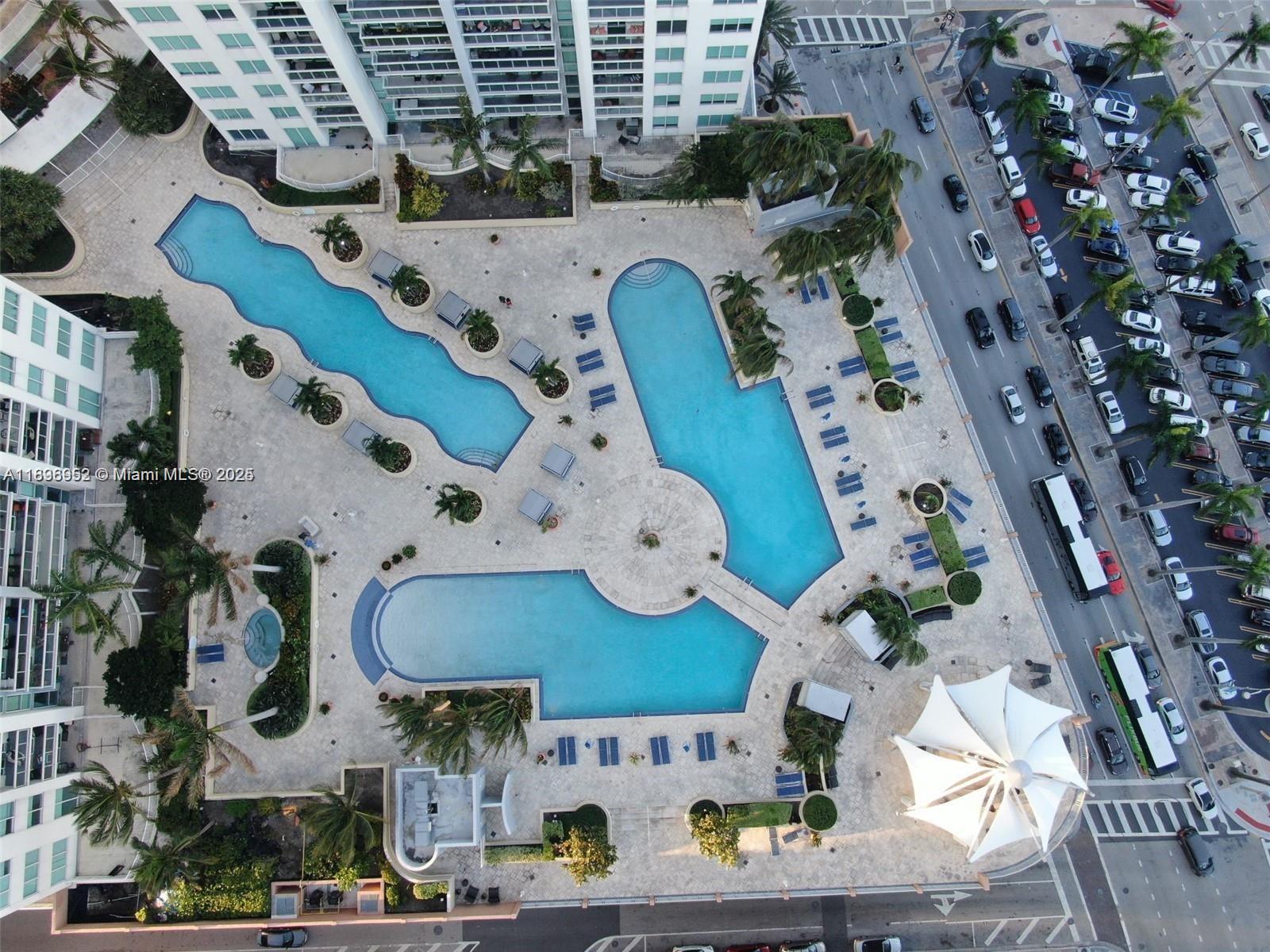 VIZCAYNE NORTH CONDO - Residential