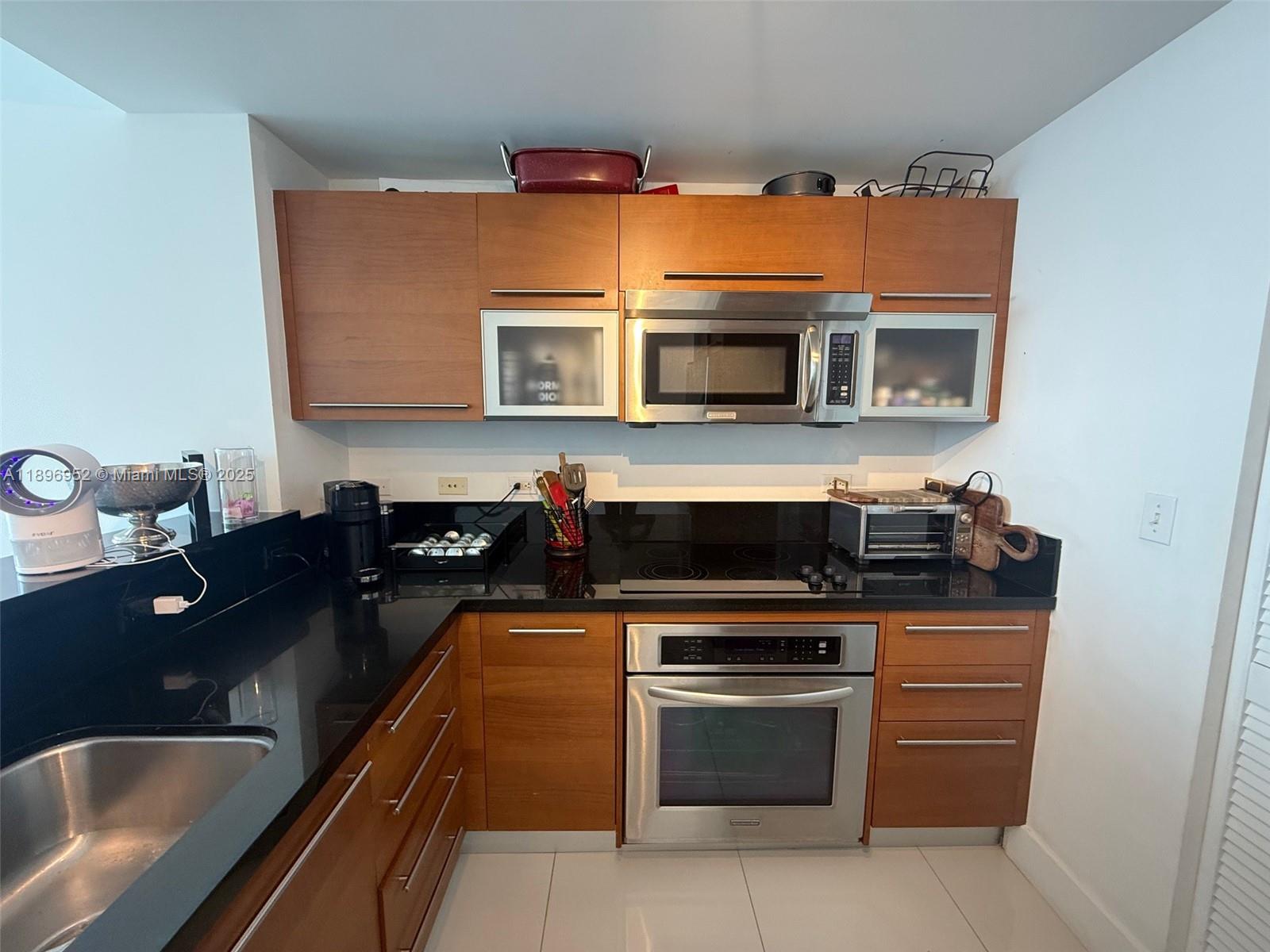 VIZCAYNE NORTH CONDO - Residential