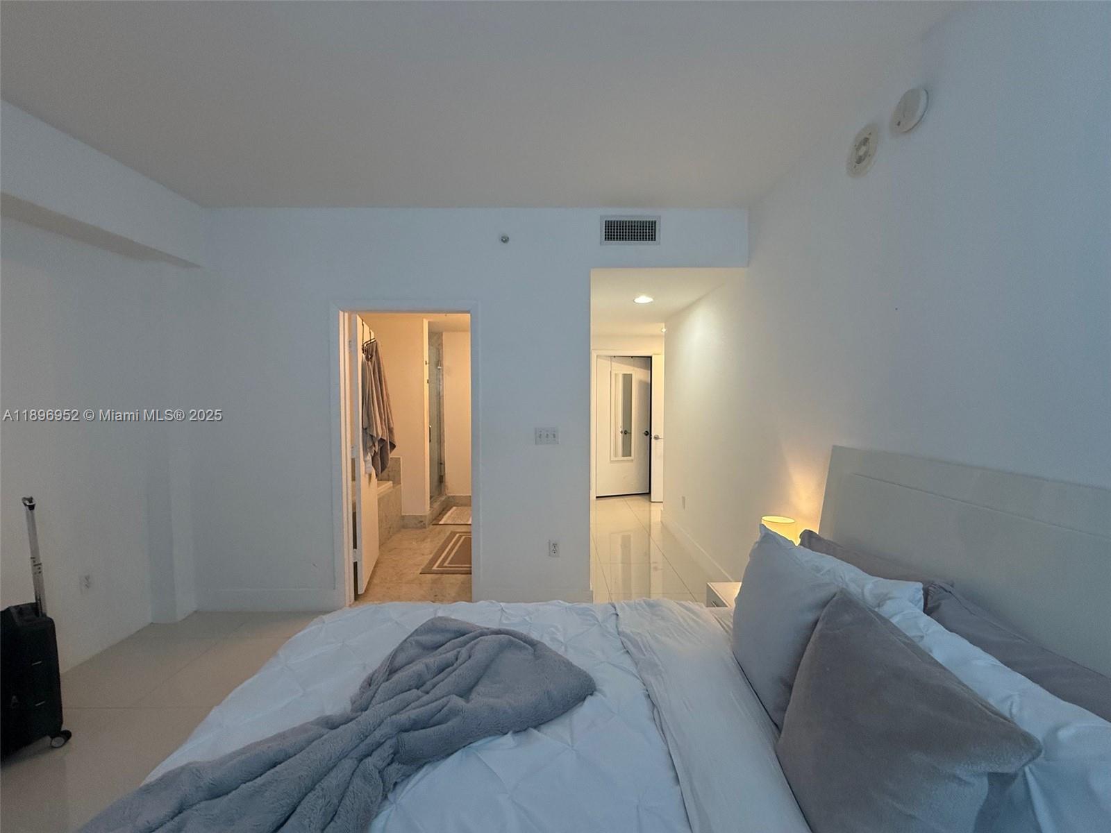 VIZCAYNE NORTH CONDO - Residential