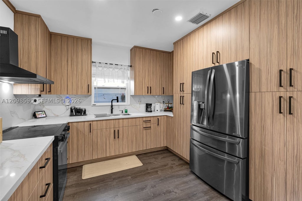 Photo of 441 E Evanston Cir, Fort Lauderdale, FL 33312 (MLS # A12098595)