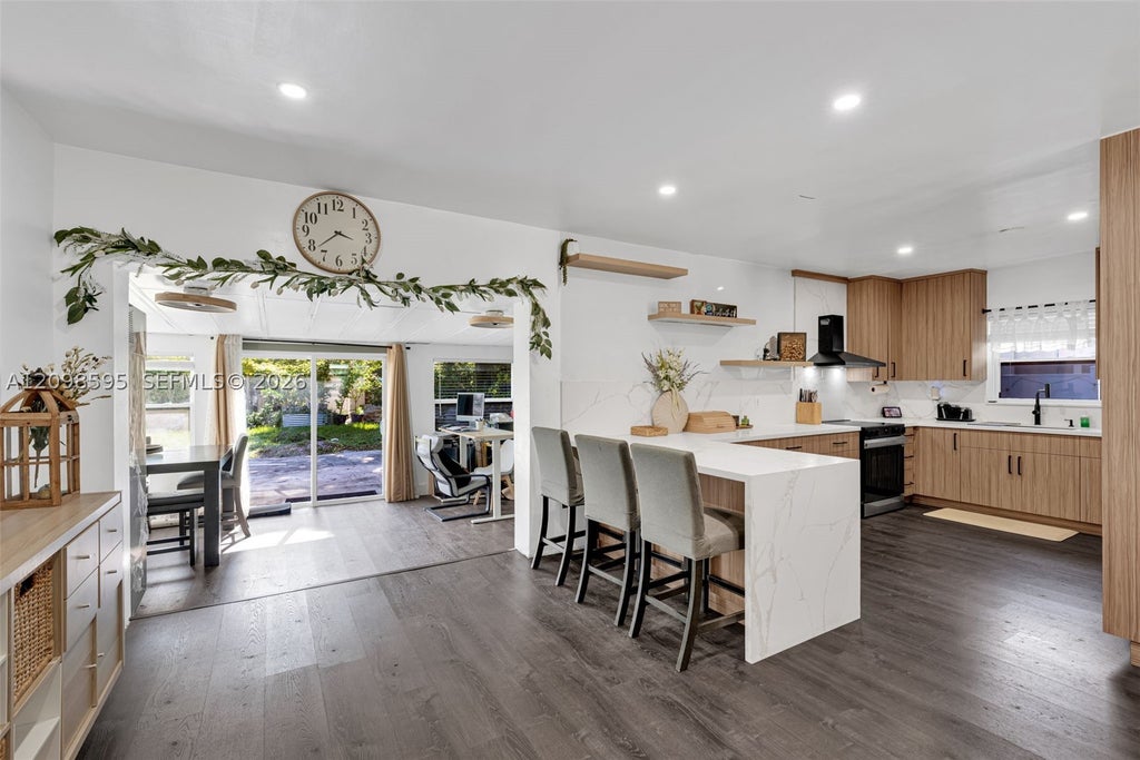 Photo of 441 E Evanston Cir, Fort Lauderdale, FL 33312 (MLS # A12098595)