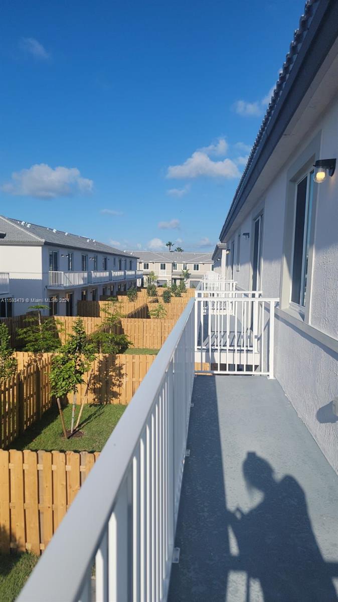 TERRA SOL LENNAR - Residential Lease