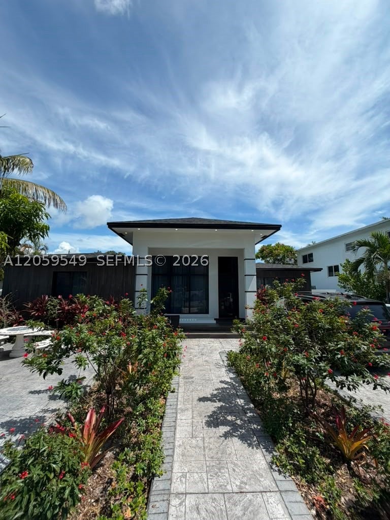 224 SW 12th St
