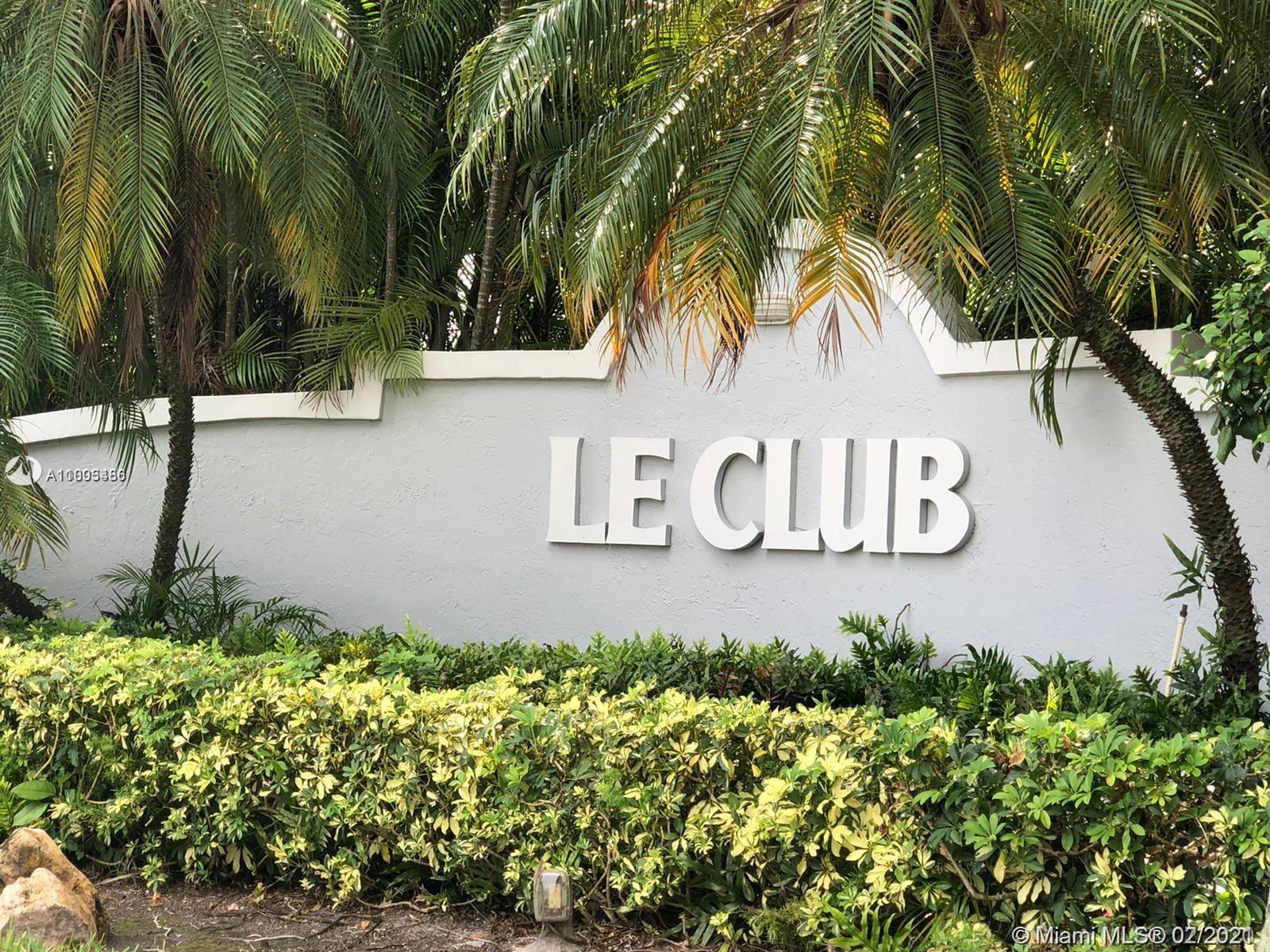 Beautiful & Tastefully remodeled 1/1 in Le Club. Washer & dryer, gated community with great amenities: pool, gym, tennis courts, picnic area with Bbq. Close to Black Point Marina, Turnpike, Great schools. Easy to show! (pets allowed max. 20 lbs pet deposit $300 non refundable)