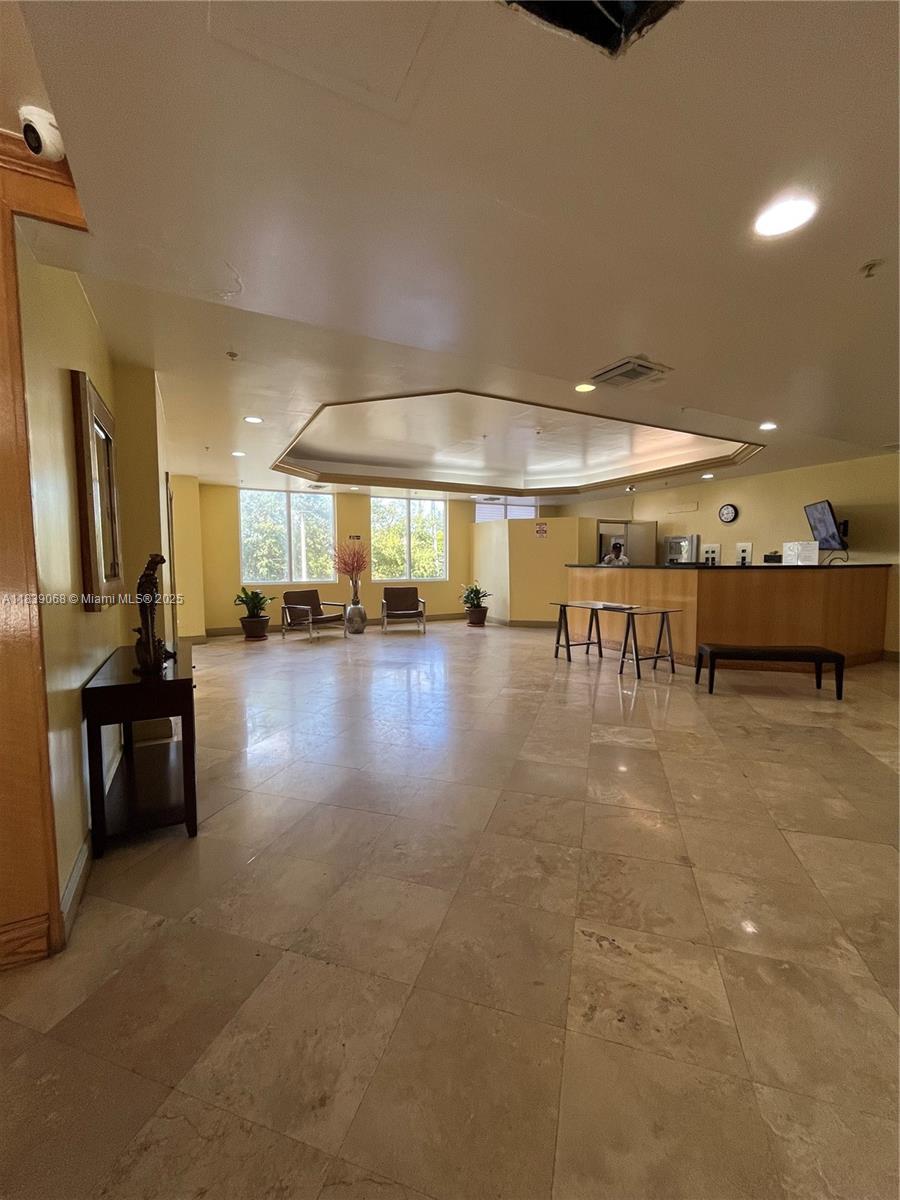 3500 Coral Way 913