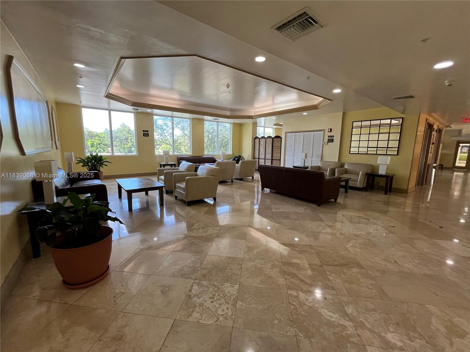3500 Coral Way 913