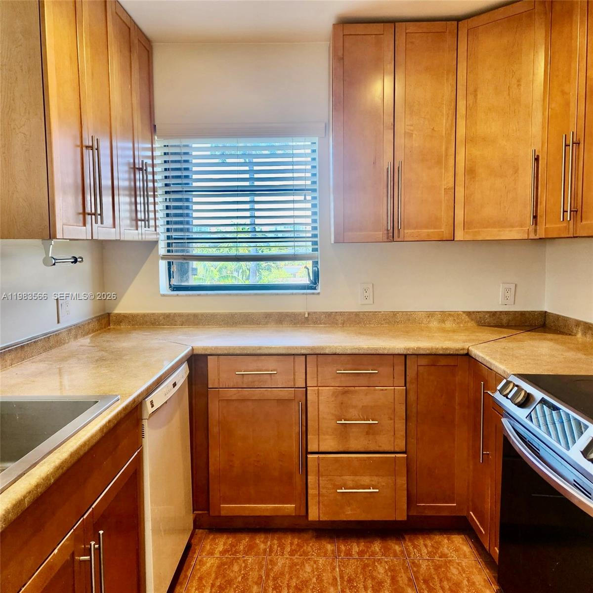 1617 Jefferson Ave PH1