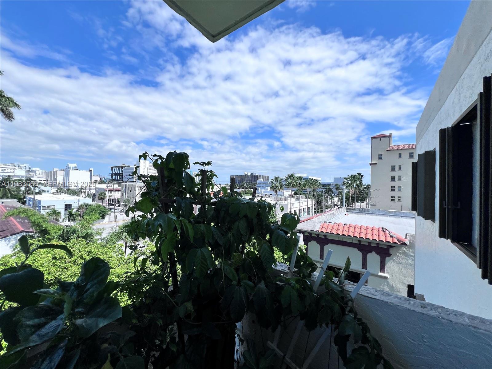 1617 Jefferson Ave PH1