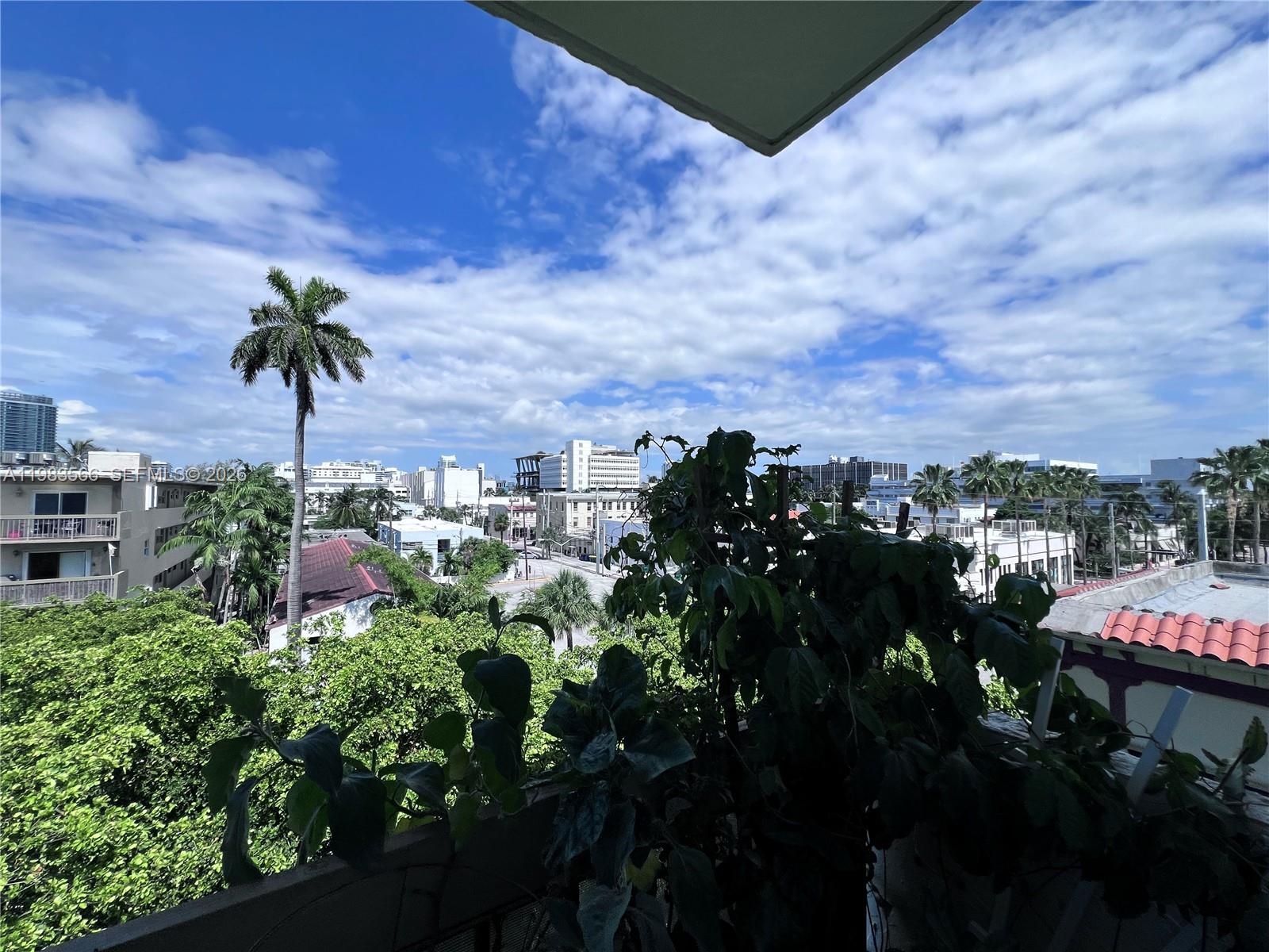 1617 Jefferson Ave PH1