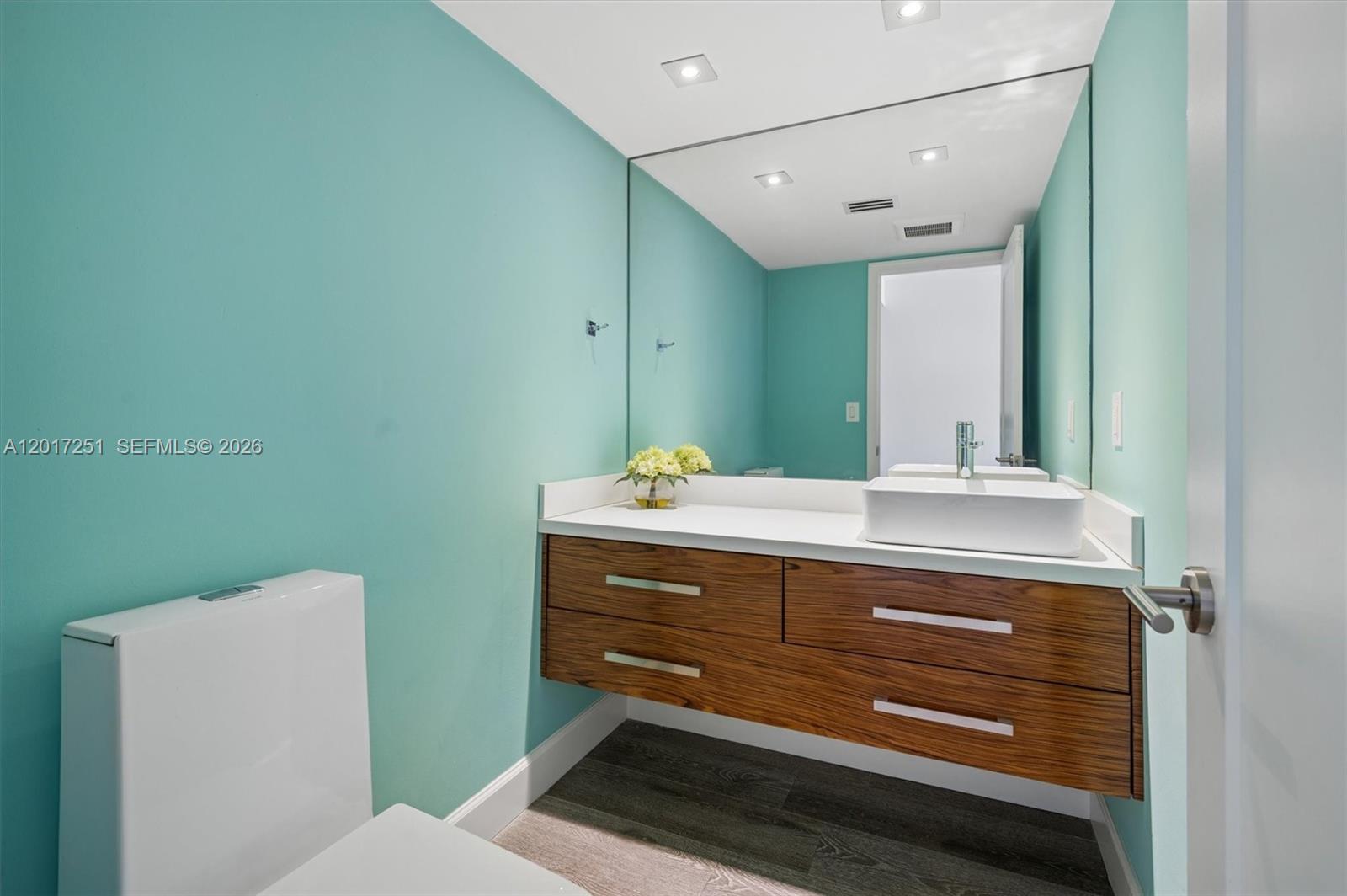 FIFTY SIX-SIXTY COLLINS A - Residential