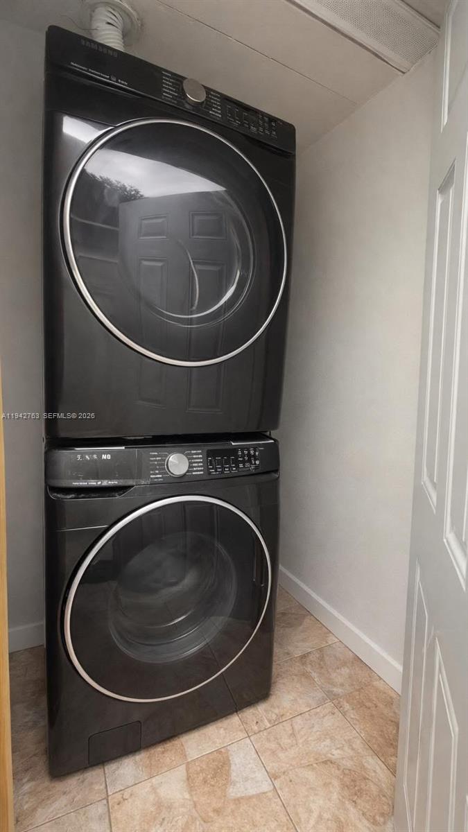 HOLLYWOOD SUBURBS NO 2 - Residential