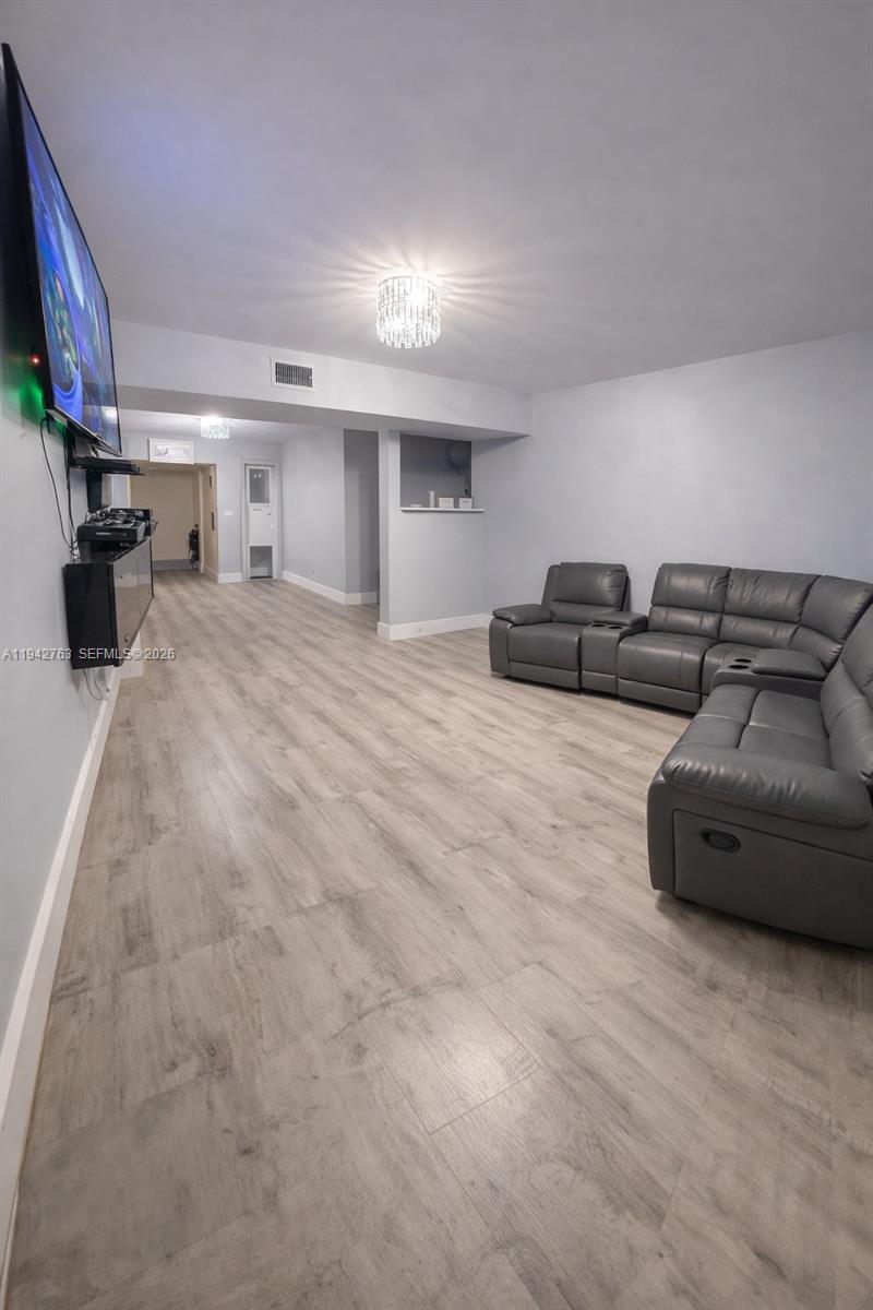 HOLLYWOOD SUBURBS NO 2 - Residential