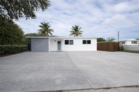 Photo of 6305 Hayes St, Hollywood, FL 33024 (MLS # A11942763)