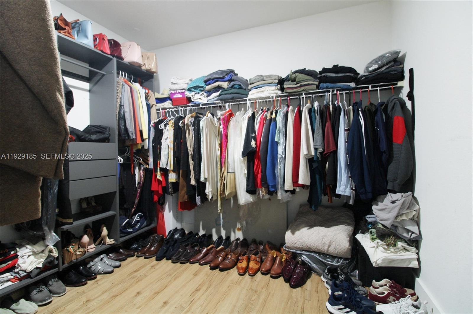 PORTOFINO OAKS - Residential