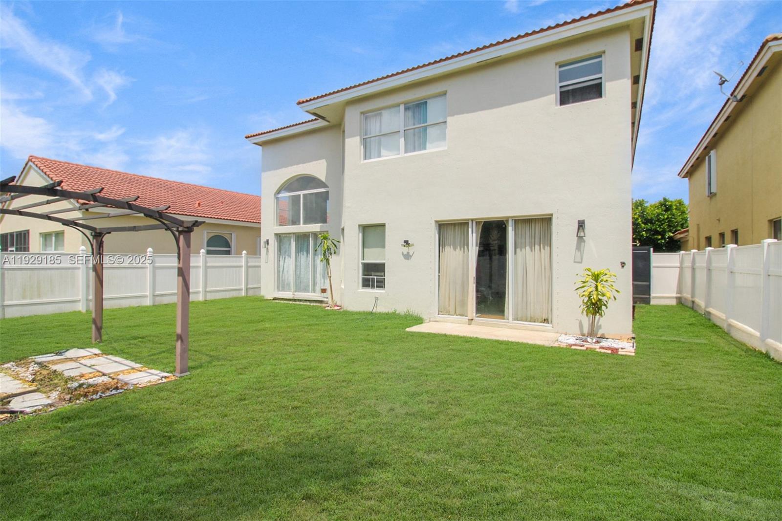 PORTOFINO OAKS - Residential