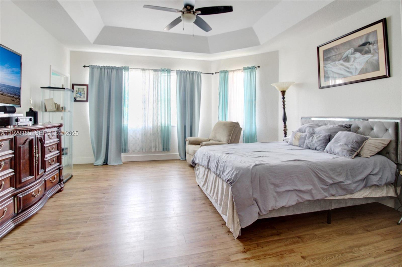 PORTOFINO OAKS - Residential