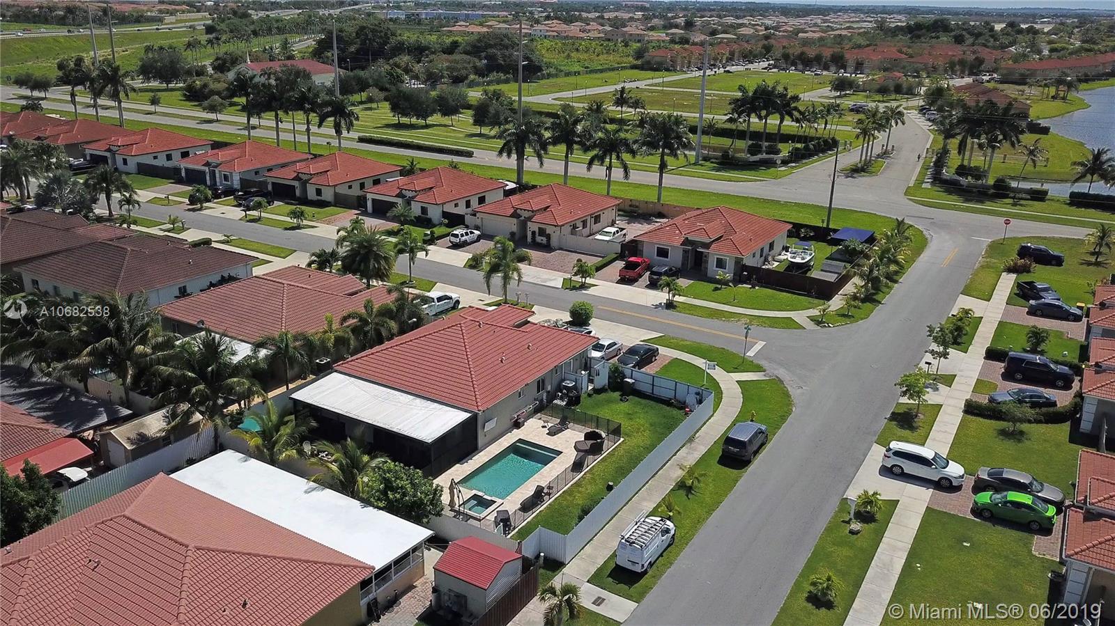 TENNESSEE ESTATES - Residential