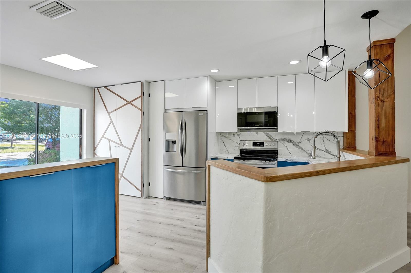 FAIRWAY VILLAS AT ROYAL P - Residential Lease