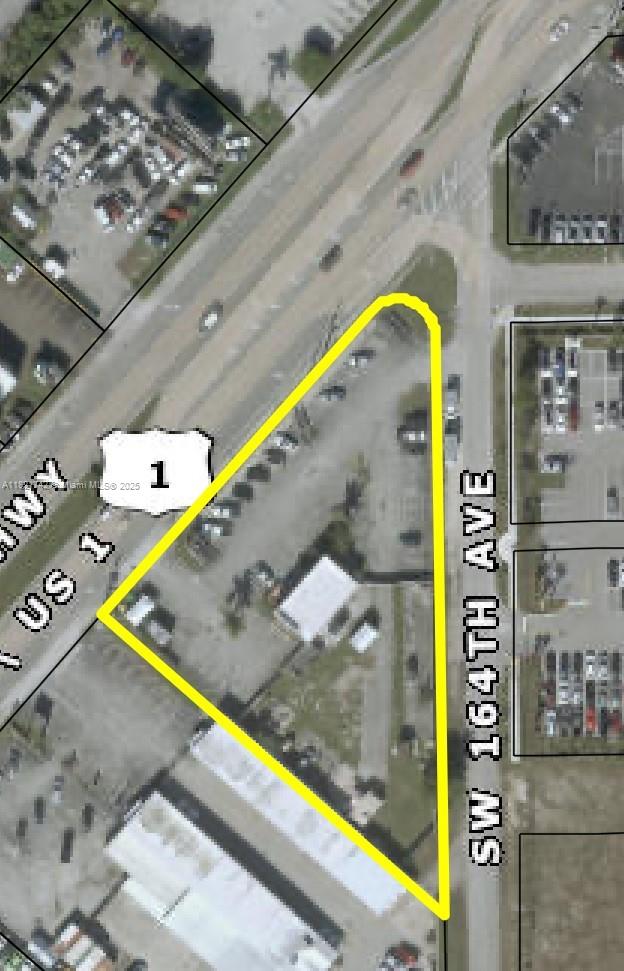An amazing rental opportunity, bring your auto dealership or other business to this great location, currently a dealership 1 acre on high traffic US-1. Bring your ideas, be your own boss. Please be discrete and do not engage with any employee. The property is for rent, Call for all the details.