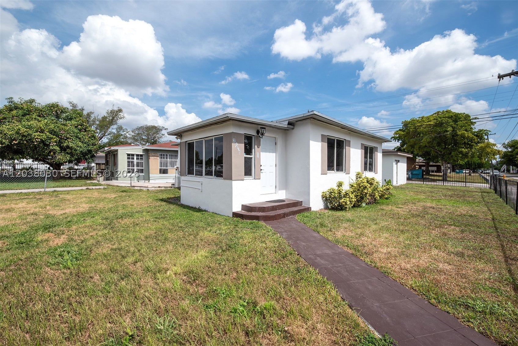 2501 NW 55th Ter - Image 1