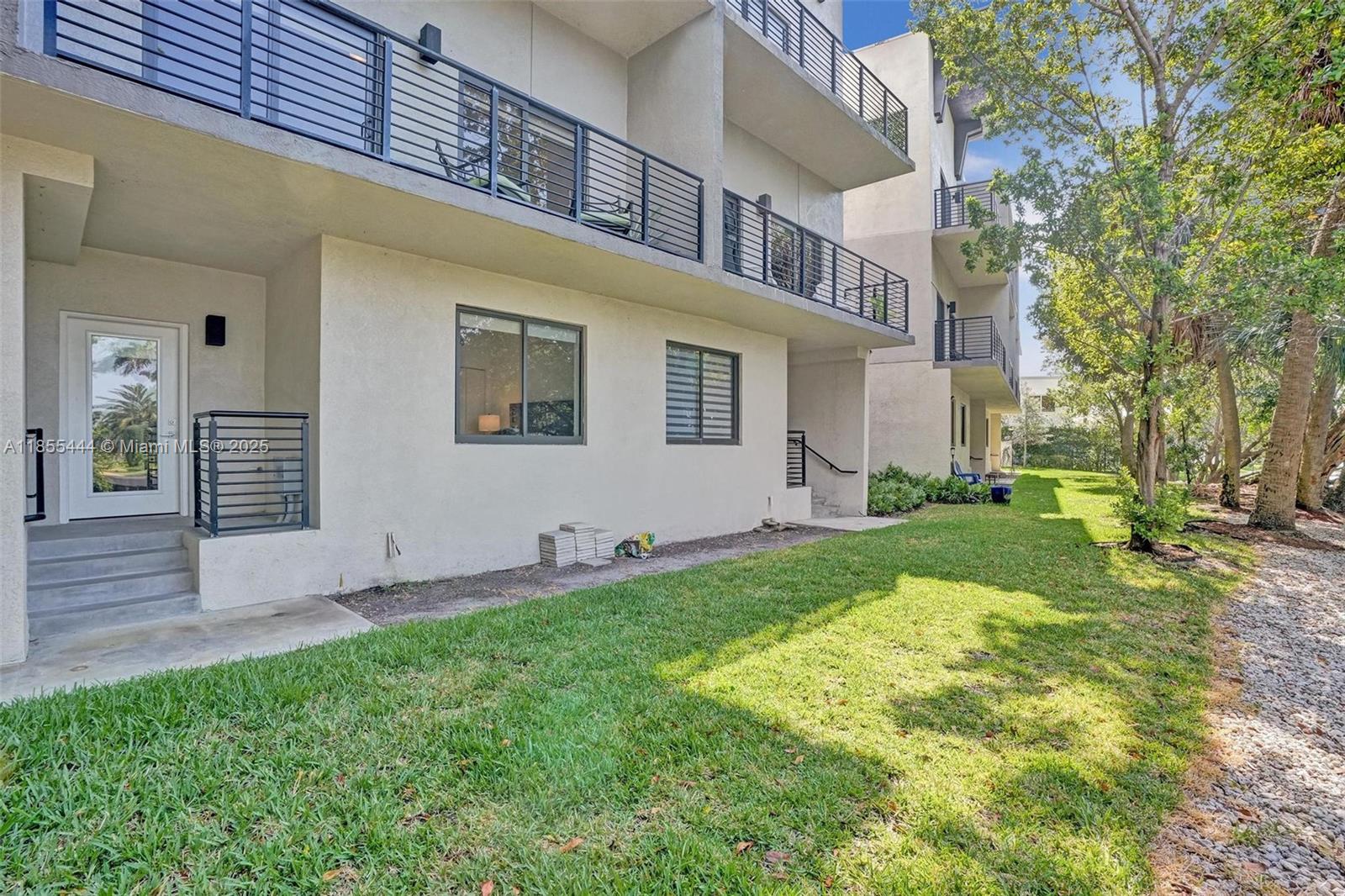 KOI PLAT - Residential Lease